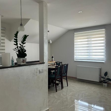 Apartman Diamond Lux Surcin Bagian luar foto