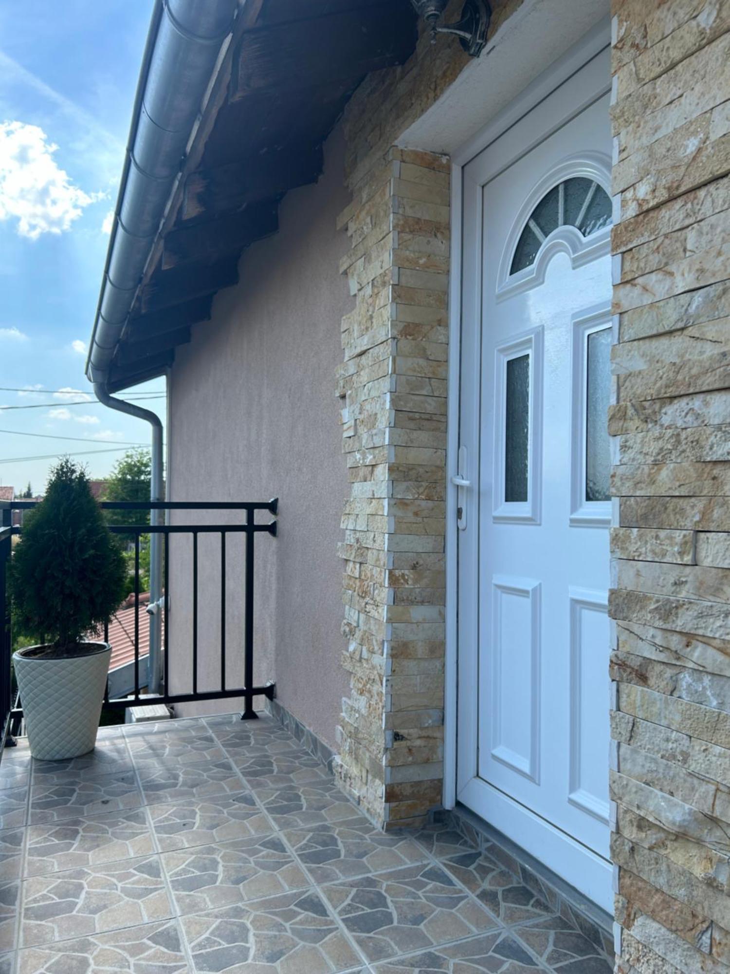 Apartman Diamond Lux Surcin Bagian luar foto